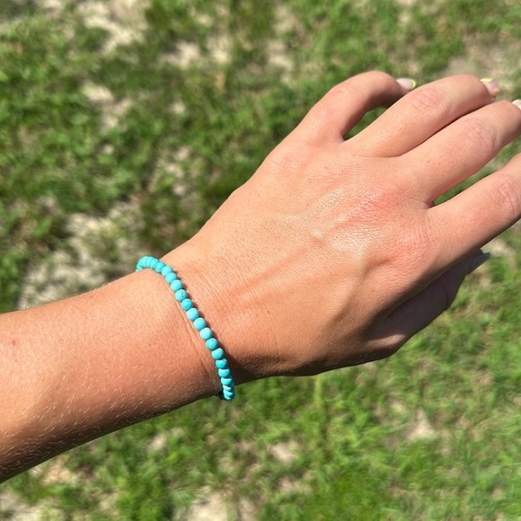 Turquoise Skies Bead Bracelet - Picture 2 of 4